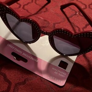 Diamond red heart sunglasses with stars.